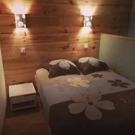 L'isard Apartment